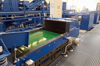 Wirbelstromabscheider ECS mit Vibrationsförderer – Aluminiumtrennung beim Metallrecycling