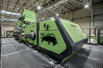 Nichteisenmetallabscheider ECS-E 1500 BULL – Metallabscheidung an einer Sortieranlage für Siedlungsabfall