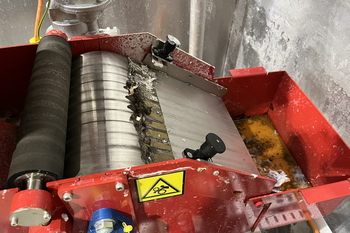 Magnetwalze für Kühlemulsionen MVS – Reinigung der Kühlemulsion an einer Werkzeugmaschine im Maschinenbau