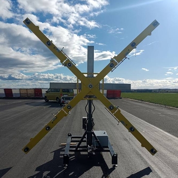 Mobiles LED-Hindernisfeuer FIREFLY zur Markierung der Sperrung der Start- und Landebahn